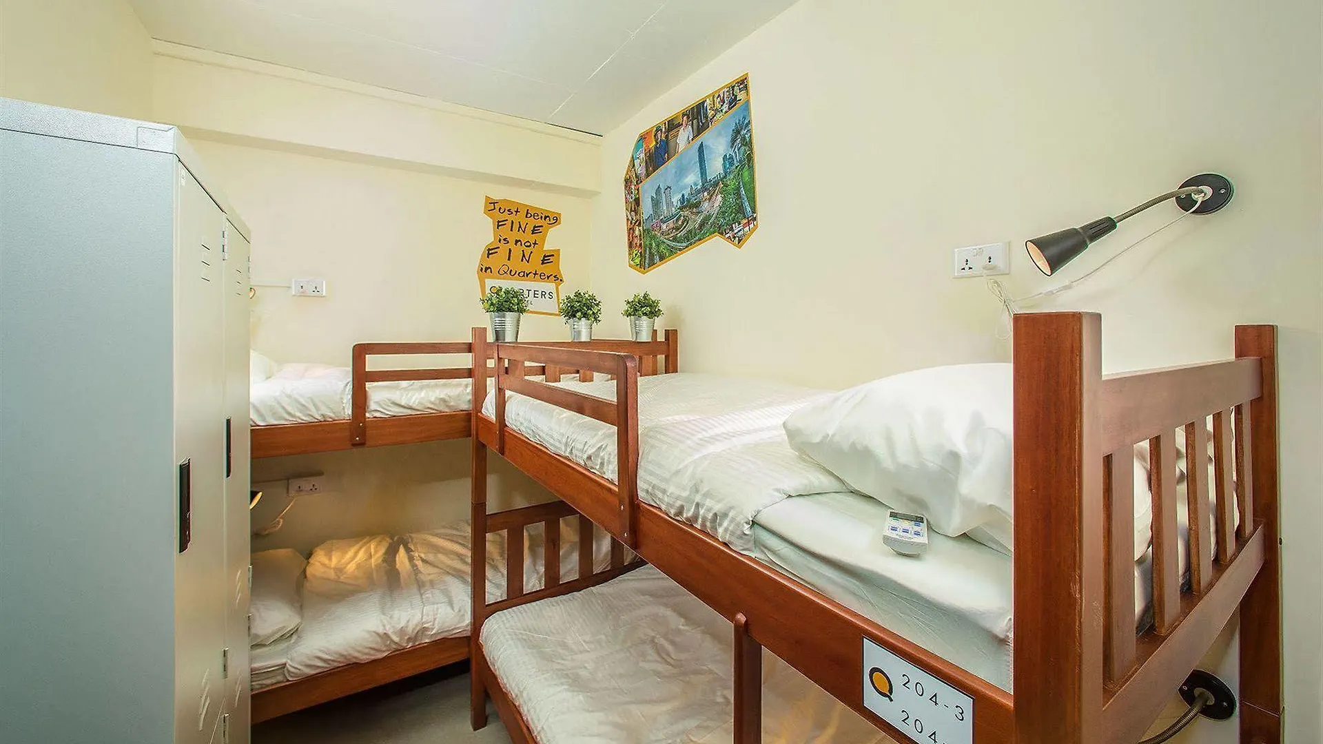 Capsulehotel Quarters Capsule Hostel Singapore