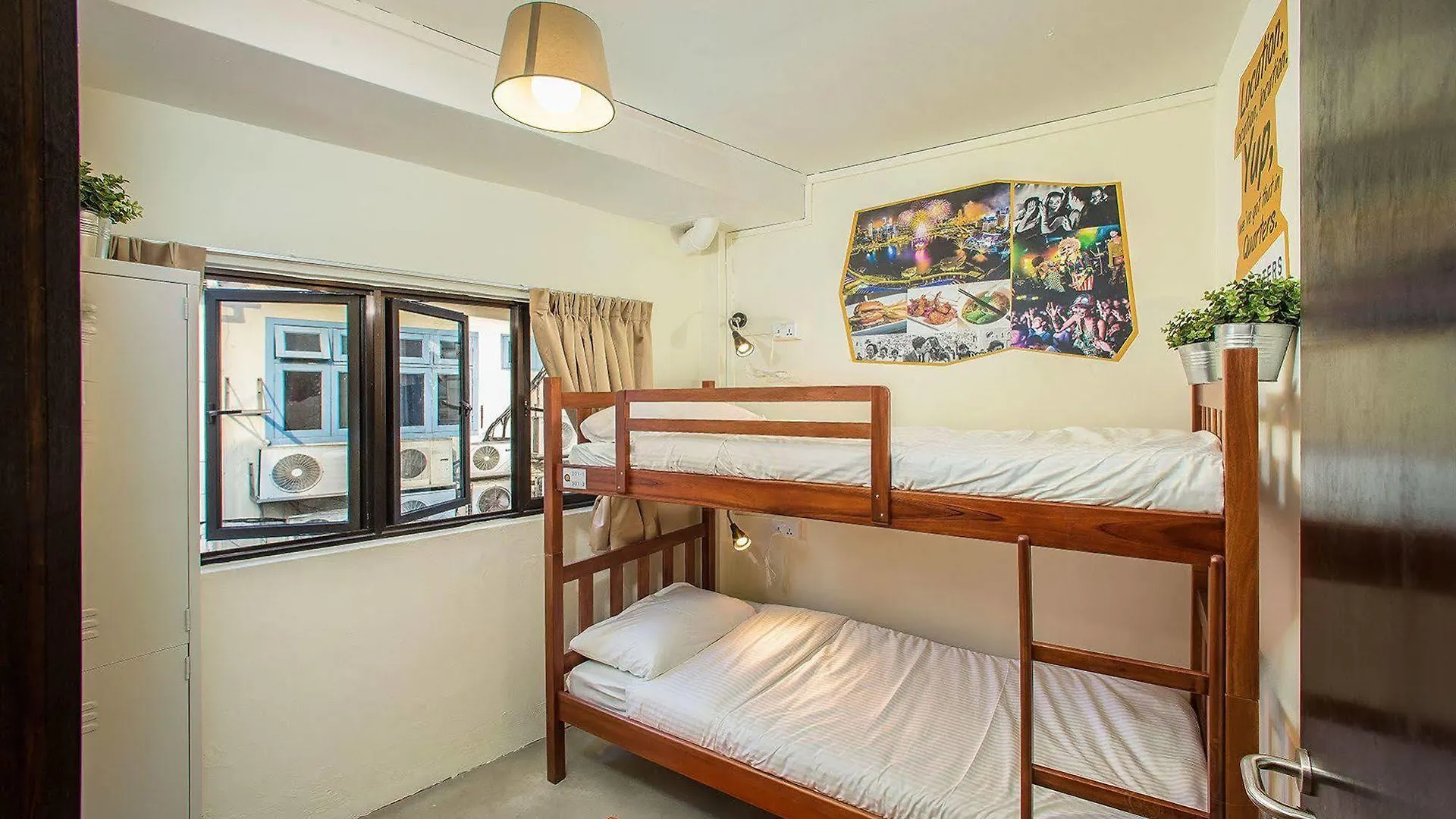 ** Capsulehotel Quarters Capsule Hostel Singapore Singapore